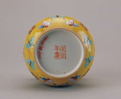 图片[2]-Yellow ground gold, eight xi, five colors, hundred butterfly patterns, stiff bucket-China Archive